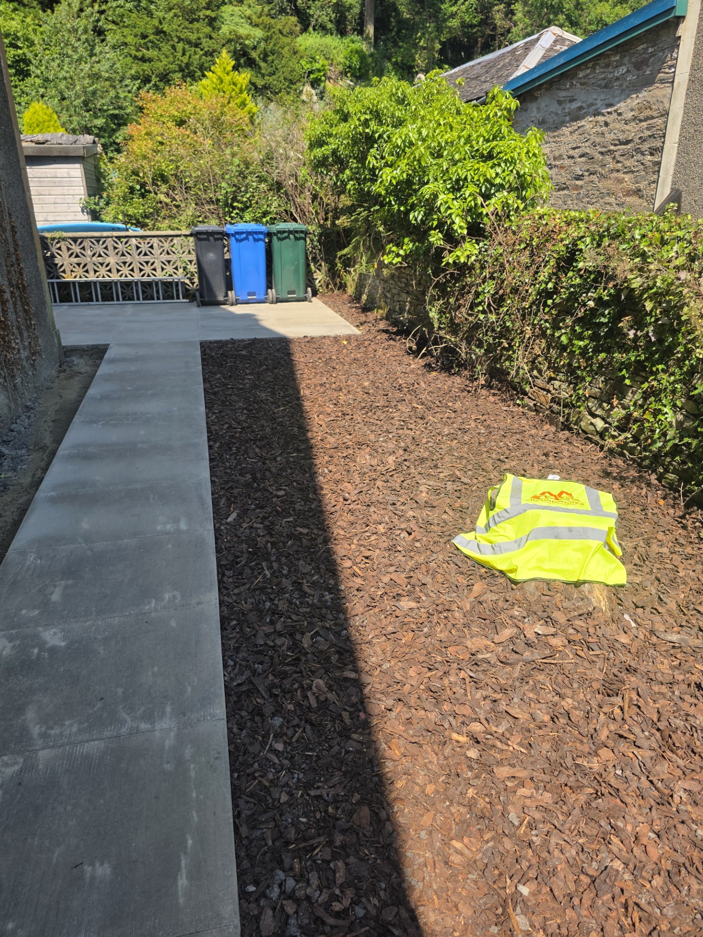 Slabbing and patio (Kilkreggan)